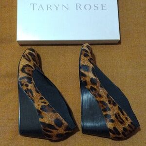 Shoes Taryn Rose. Pre owned.
